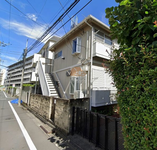 ライオンズマンション方南外観１｜ライオンズマンション方南は昭和54年築、3階建のマンションです。