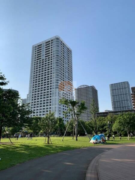 ＴＯＫＹＯ　ＳＥＡ　ＳＯＵＴＨ　ブランファーレ外観３｜東京シーサウスブランファーレは平成16年築、36階建てタワーマンションです。