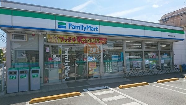 ファミリーマート 世田谷松葉通り店｜徒歩1分に「ファミリーマート 世田谷松葉通り店」があります。