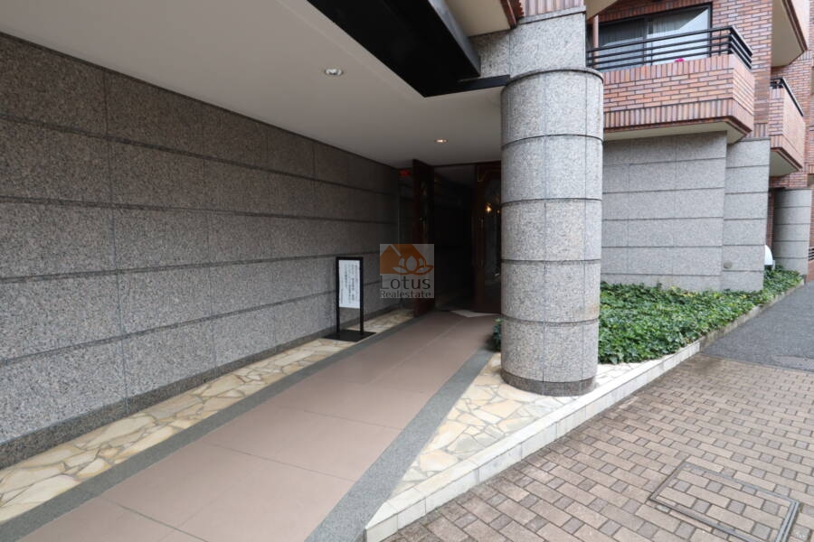 ユーロハイツ東中野エントランス