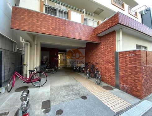 シュロス錦糸町エントランス１｜菊川駅、錦糸町駅、両国駅が利用できます。