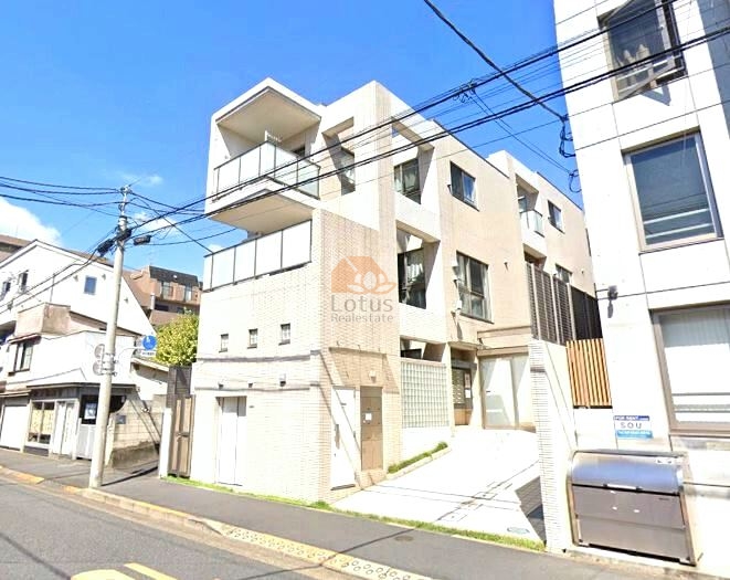 オープンレジデンス桜新町アベニュー外観３｜オープンレジデンス桜新町アベニューは平成22年築、3階建のマンションです。