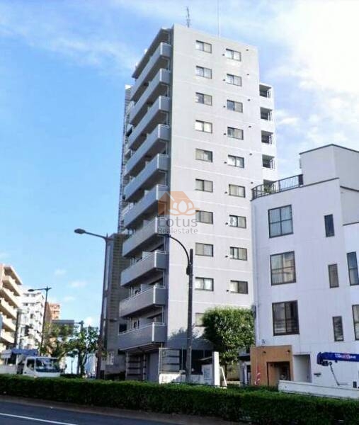 ノバ新宿外観２｜ノバ新宿の南側は専念寺があるので、お墓が気になる人は要チェックですが、視界は広く日当たり良好でしょう。