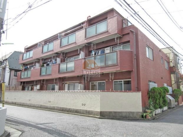 サンパレス烏山外観１｜サンパレス烏山は昭和57年築、3階建のマンションです。