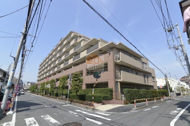 オーベル梅島グレースガーデン外観｜オーベル梅島グレースガーデンは平成13年築、8階建でのマンションです。