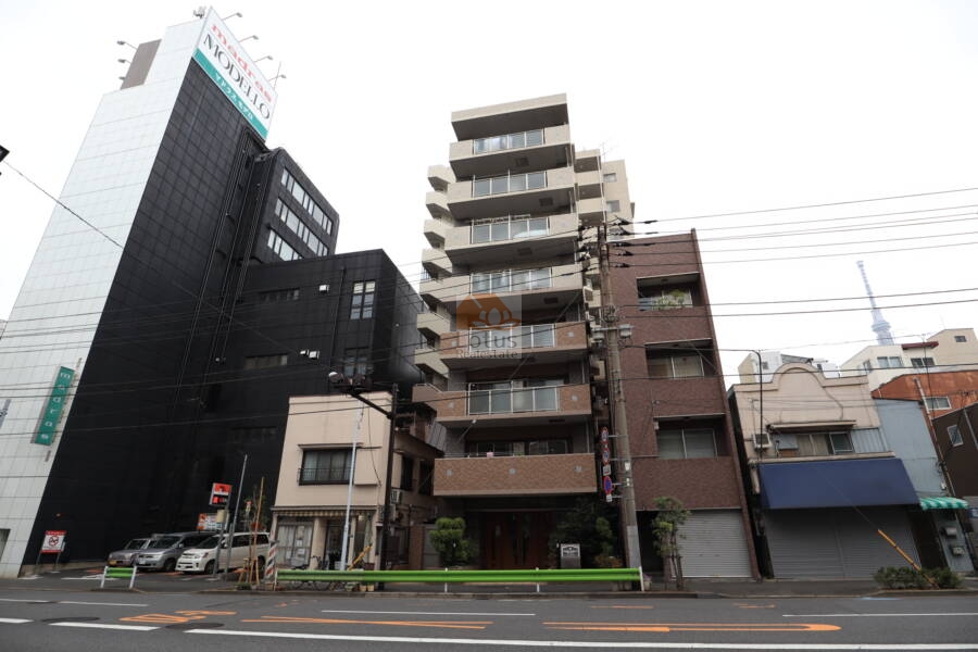 ゼファー浅草馬道通り外観2｜西側は馬道通りに面しています。