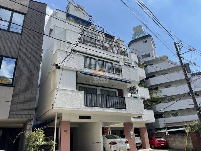 第３弥生コーポ外観３｜閑静な住宅街に立地します。