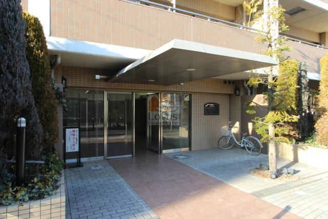 ライフピア竹ノ塚ラフィニールエントランス｜管理会社は大手で、信頼性の高い管理サービスを提供しており、建物の維持・管理に関しても充実した体制を整えています。共用部分や共用施設の清掃やメンテナンスも行き届いており、快適な共有空間を提供しています。