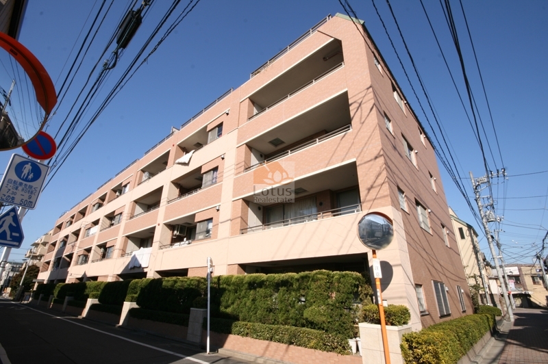 ヴェルビュ高砂外観｜ヴェルビュ高砂は、2001年（平成13年） 1月に建てられた6階建てのマンションです。
