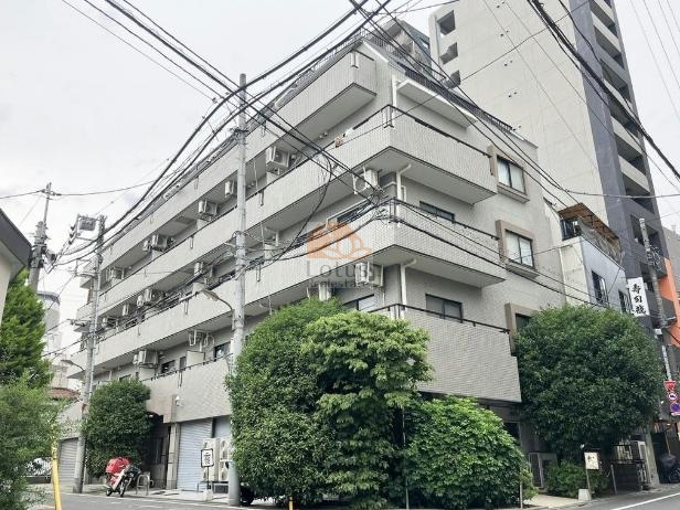 シティ練馬外観１｜シティ練馬は平成4年に建てられた6階建てのマンションです。