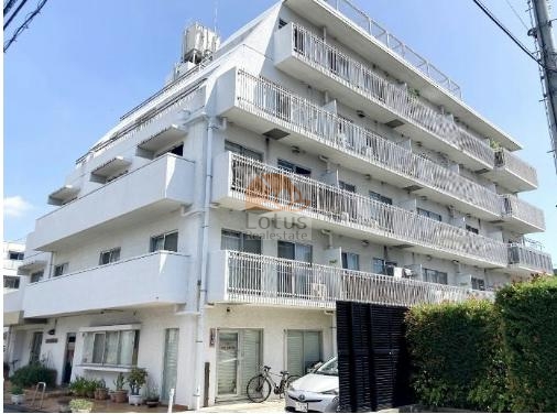 秀和南大井レジデンス外観１｜秀和南大井レジデンスは、昭和55年築、5階建てのマンションです。
