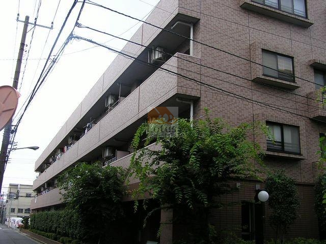 ライオンズマンション一之江弐番館外観｜ライオンズマンション一之江弐番館は住宅街の中に立地する4階建てのマンションです。