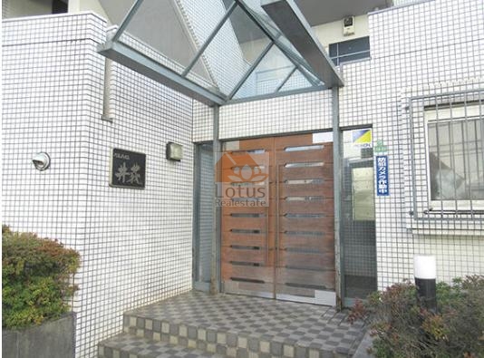 ベルハイム井荻エントランス１｜エントランスにはオートロックが完備されているため、セキュリティ面でも安心してお住まいいただけます。