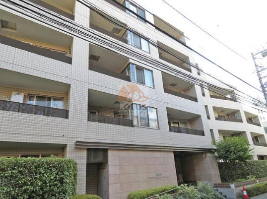 プラウド中野坂上外観２｜プラウド中野坂上は、閑静な住宅街に立地する5階建てのマンションです。