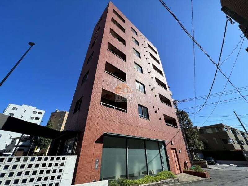 ＢＩＴ用賀外観１｜ＢＩＴ用賀は、2000年（平成12年）築、7階建てのマンションです。