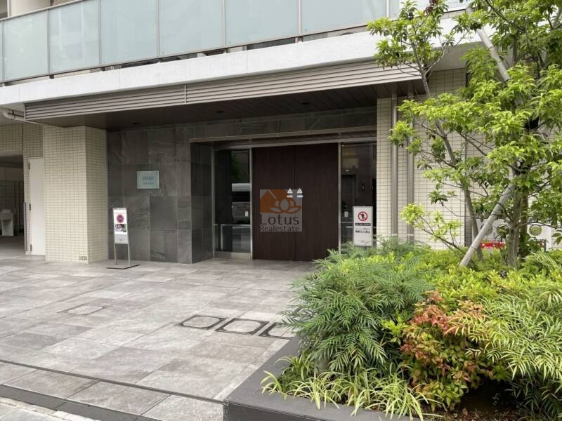 プレシス田端ノワールエントランス１｜エントランスはオートロック完備で安心です。