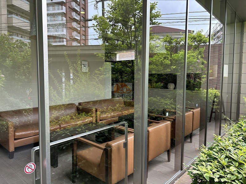 ジオ杉並高井戸共用部２｜ジオ杉並高井戸の共用スペース写真。接客ブース、ラウンジとして使用できます。