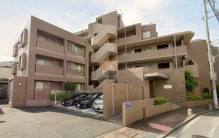 ヒルズ西ケ原外観２｜ヒルズ西ケ原は、2000年（平成12年） 1月築、5階建てのマンションです。周辺は静かな住宅街に立地します。