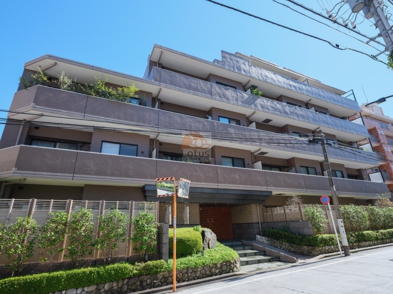 日神パレステージ信濃町外観１｜日神パレステージ信濃町は、信濃町駅から徒歩7分の閑静な住宅街に立地します。