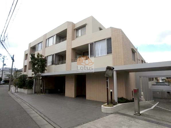 クレッセント東中野レジデンス４｜クレッセント東中野レジデンスは4階建ての低層マンションです。