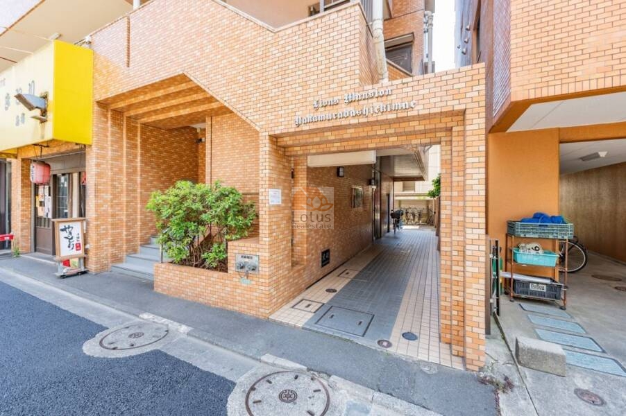 ライオンズマンション中村橋駅前エントランス１