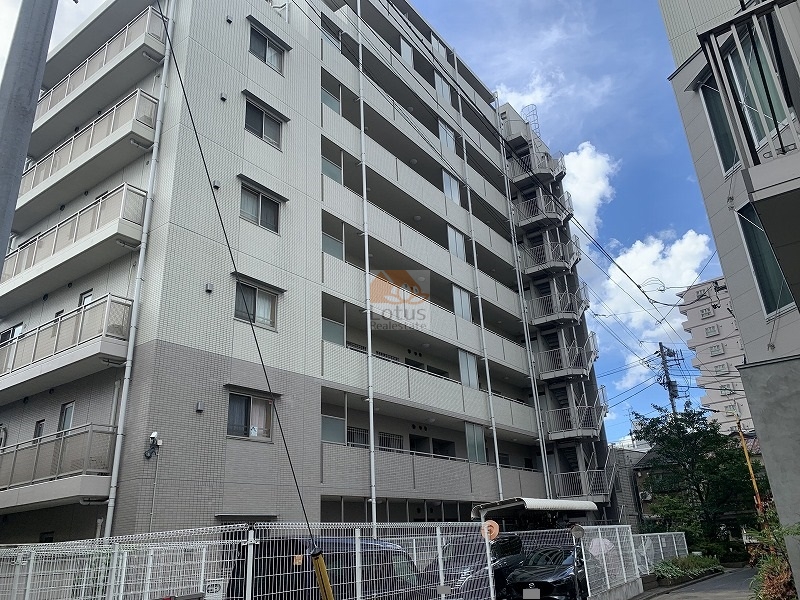 メゾンヴェール向島外観２｜メゾンヴェール向島は、平成17年築、9階建てのマンションです。