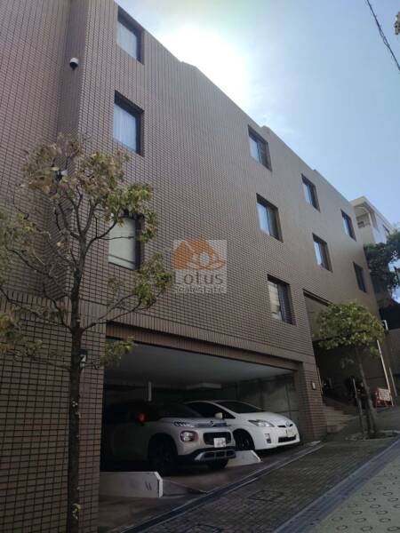 ステージ見晴坂外観１｜ステージ見晴坂は、平成5年築、3階建のマンションです。