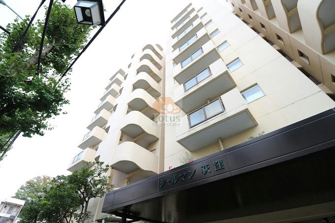 シャルマン荻窪外観２｜シャルマン荻窪は青梅街道沿いの9階建てのマンションです。