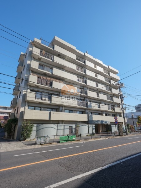 クレストコート杉並宮前外観１｜クレストコート杉並宮前は、井の頭通り沿いにある、7階建てのマンションです。