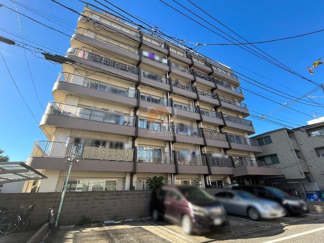 高円寺南パールマンション外観１｜高円寺南パールマンションは8階建てのマンションです。