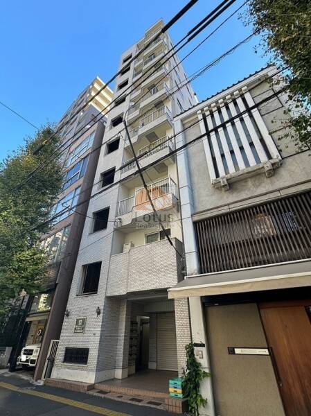 日興パレス文京第２外観２｜日興パレス文京第２は、1979年10月に竣工した、鉄骨鉄筋コンクリート造、地上10階建てのマンションです。文京区向丘2丁目、本郷通り沿いに立地しています。