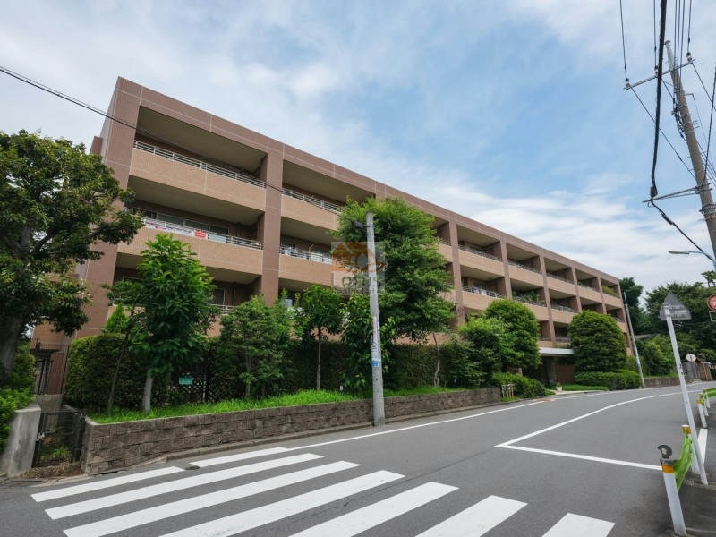 グローリオ南阿佐ヶ谷外観２｜グローリオ南阿佐ヶ谷は、5階建ての低層マンションです。