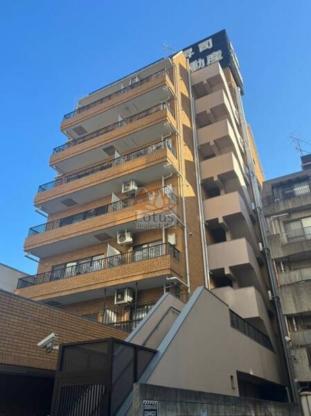 綾瀬ロイヤルパレス外観２｜綾瀬ロイヤルパレスは、昭和60年築、8階建てのマンションです。