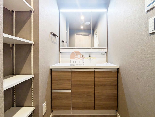 ヒルズ用賀ＴＯＫＹＯ　Ｕ　ＣＩＴＹ303の洗面室
