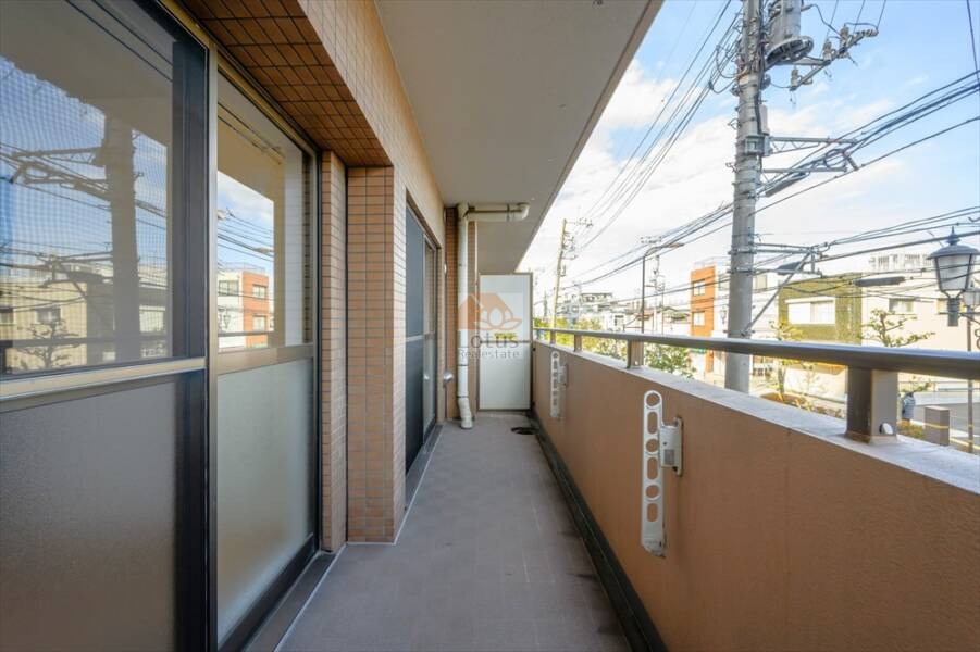 ビューネ梅島駅前202のバルコニー