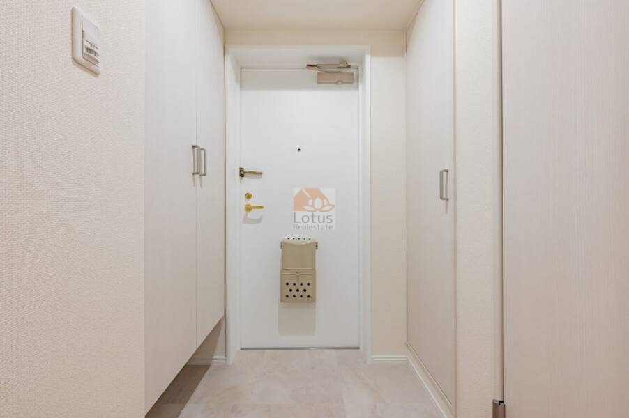 ライオンズマンション四つ木第３305の玄関
