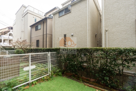 プリンスハイツ椎名町103の専用庭