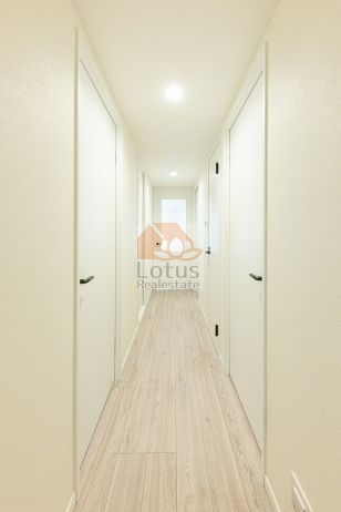 モリス千住曙町1103の玄関