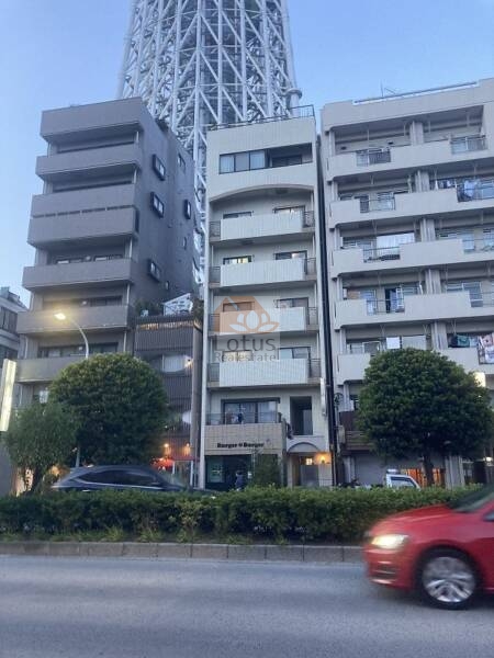 ストークメゾン業平外観｜ストークメゾン業平は、平成1年築、8階建てのマンションです。