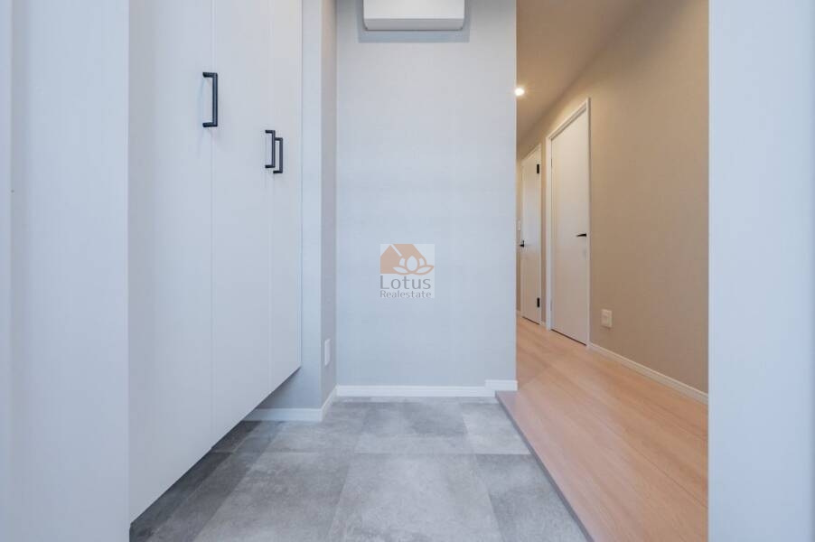 はなみずき通り北六番館305の玄関