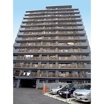 四つ木パークホームズ外観 (2)｜分譲業界の最大手である三井不動産の旧分譲物件であり、管理も大手によって行われています。