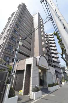 ライオンズマンション小岩第７外観｜エントランスは環七側にあります。