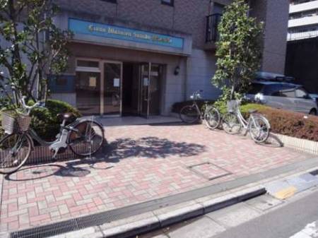 ライオンズマンション墨田リバーサイドエントランス｜荒川河川敷に隣接していていますので、眺望もよく気持ちの良い風が吹き抜けます。「八広」駅から徒歩５分です。